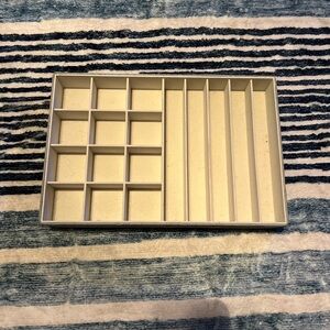 Elegant Cream Jewelry Organizer Tray